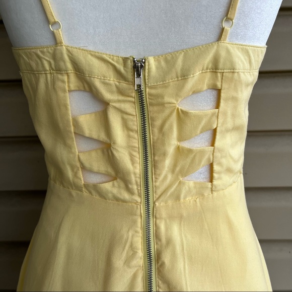•Forever 21• Sundress with Cutout Back - Size Medium - Picture 4 of 10